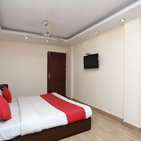 Oyo 4956 Hotel Maharaja Palace กานปูร์ ภายนอก รูปภาพ