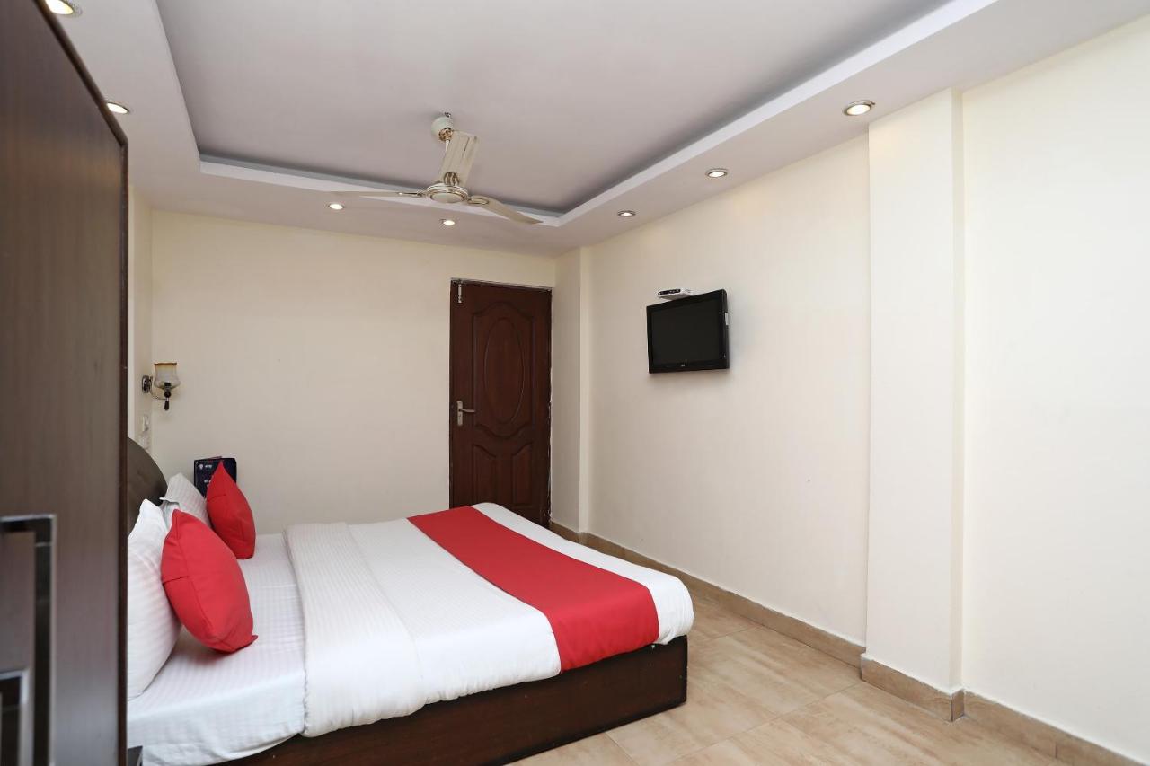 Oyo 4956 Hotel Maharaja Palace กานปูร์ ภายนอก รูปภาพ