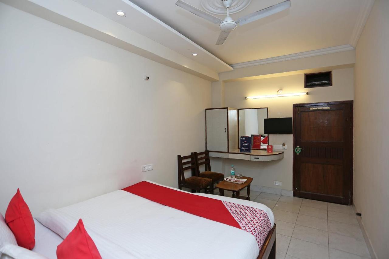 Oyo 4956 Hotel Maharaja Palace กานปูร์ ภายนอก รูปภาพ
