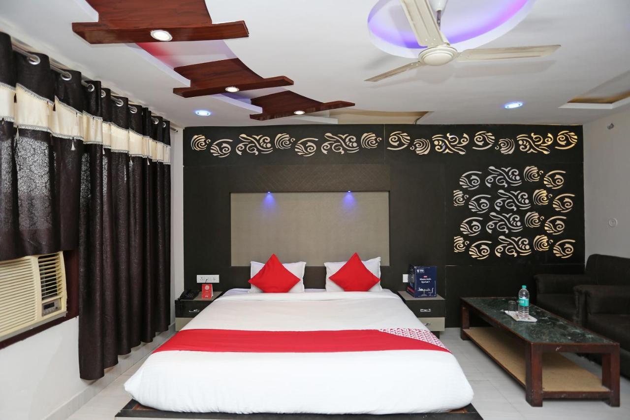 Oyo 4956 Hotel Maharaja Palace กานปูร์ ภายนอก รูปภาพ
