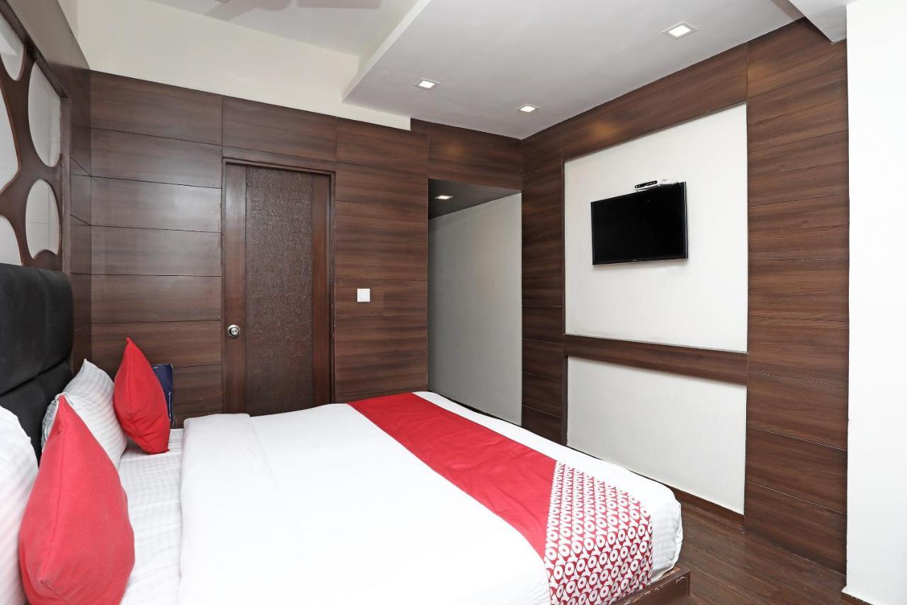 Oyo 4956 Hotel Maharaja Palace กานปูร์ ภายนอก รูปภาพ