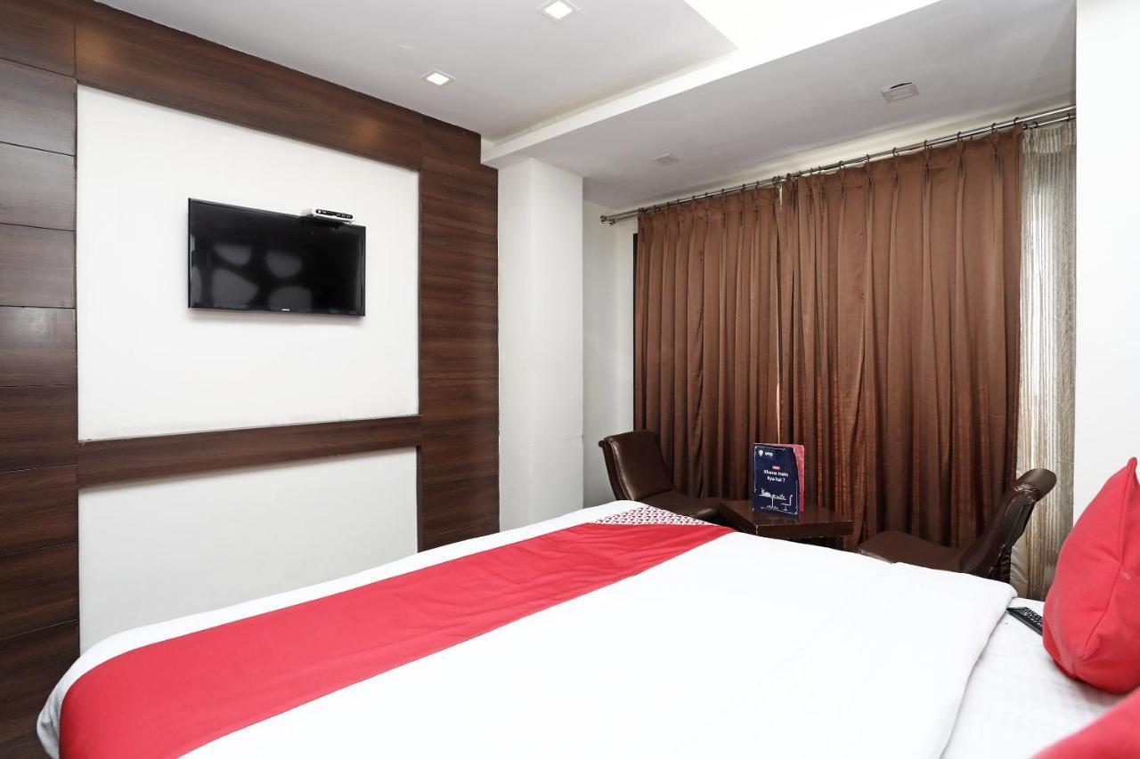 Oyo 4956 Hotel Maharaja Palace กานปูร์ ภายนอก รูปภาพ