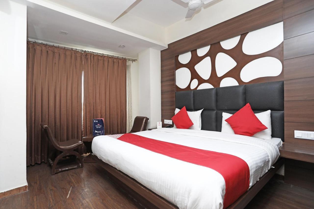 Oyo 4956 Hotel Maharaja Palace กานปูร์ ภายนอก รูปภาพ