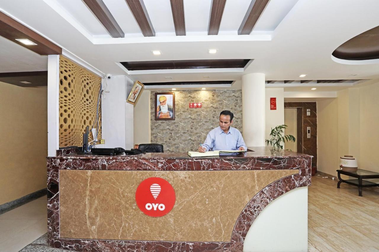 Oyo 4956 Hotel Maharaja Palace กานปูร์ ภายนอก รูปภาพ