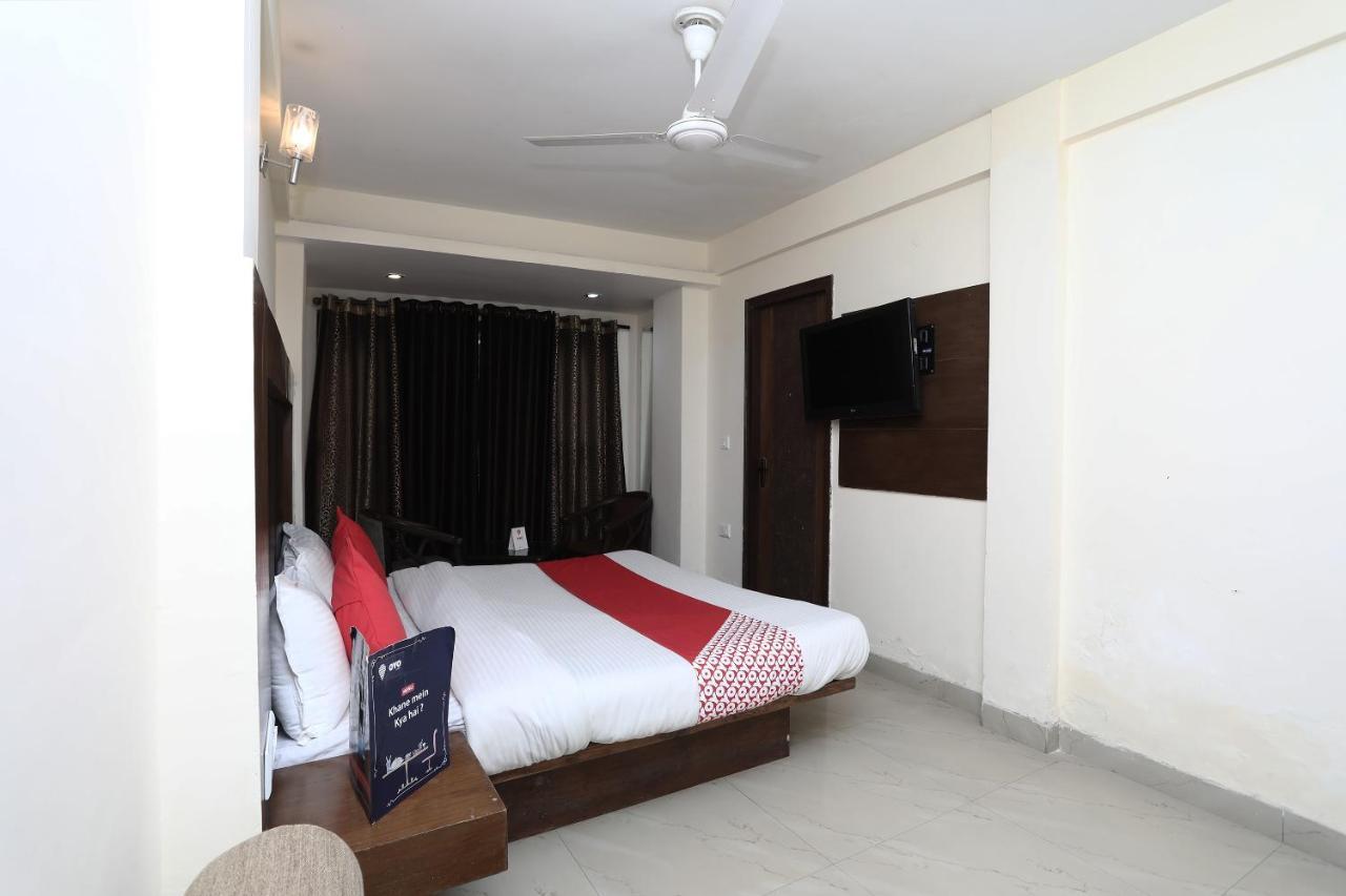 Oyo 4956 Hotel Maharaja Palace กานปูร์ ภายนอก รูปภาพ