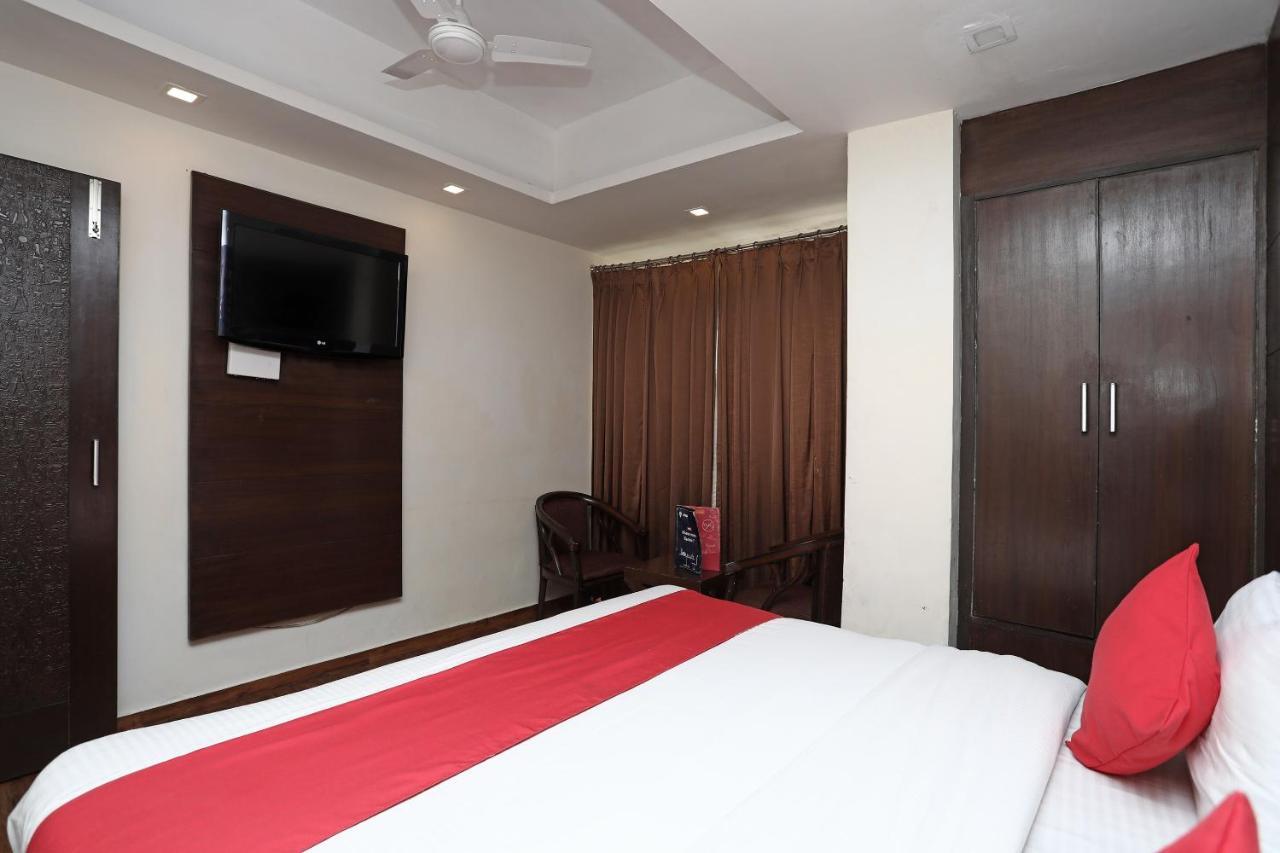 Oyo 4956 Hotel Maharaja Palace กานปูร์ ภายนอก รูปภาพ
