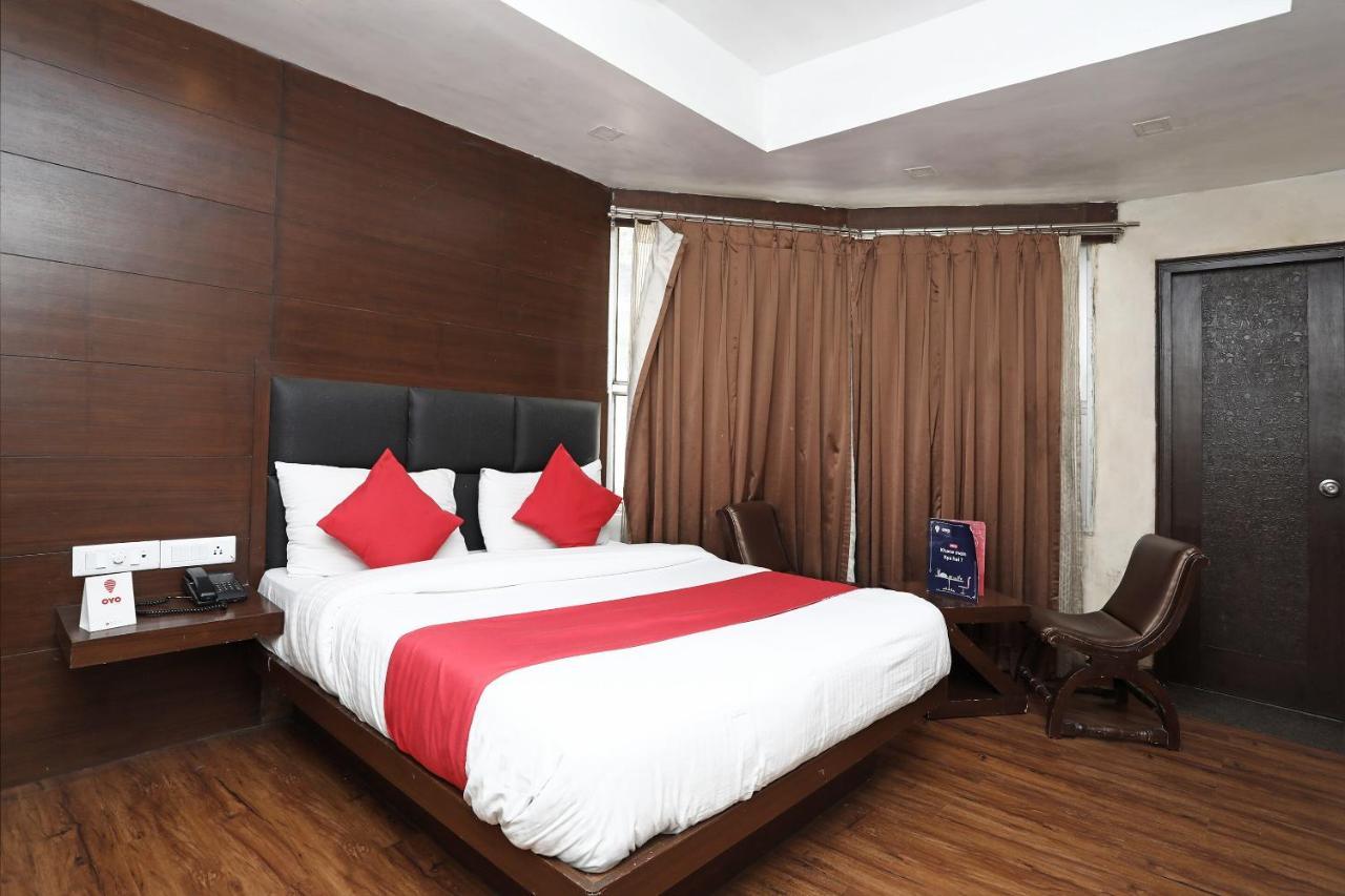 Oyo 4956 Hotel Maharaja Palace กานปูร์ ภายนอก รูปภาพ