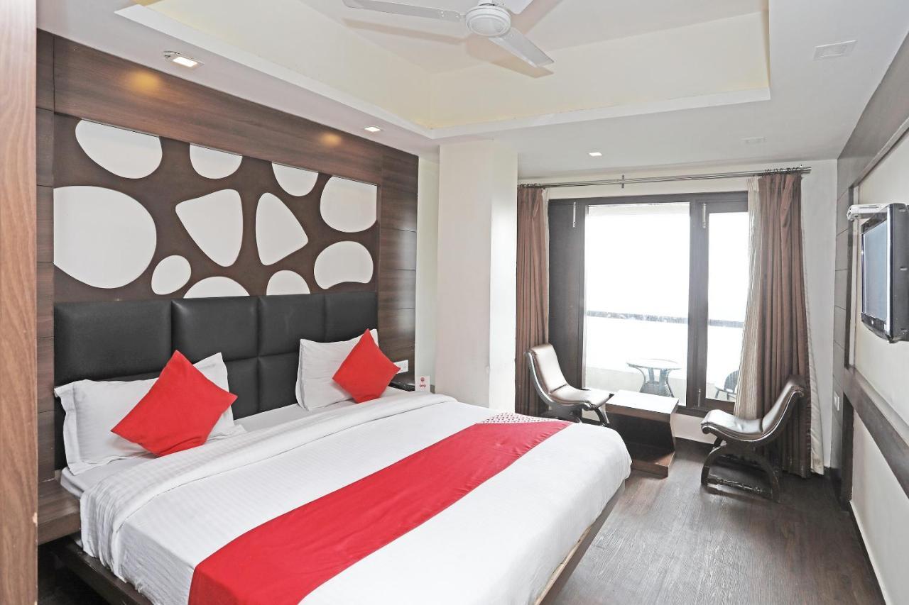 Oyo 4956 Hotel Maharaja Palace กานปูร์ ภายนอก รูปภาพ