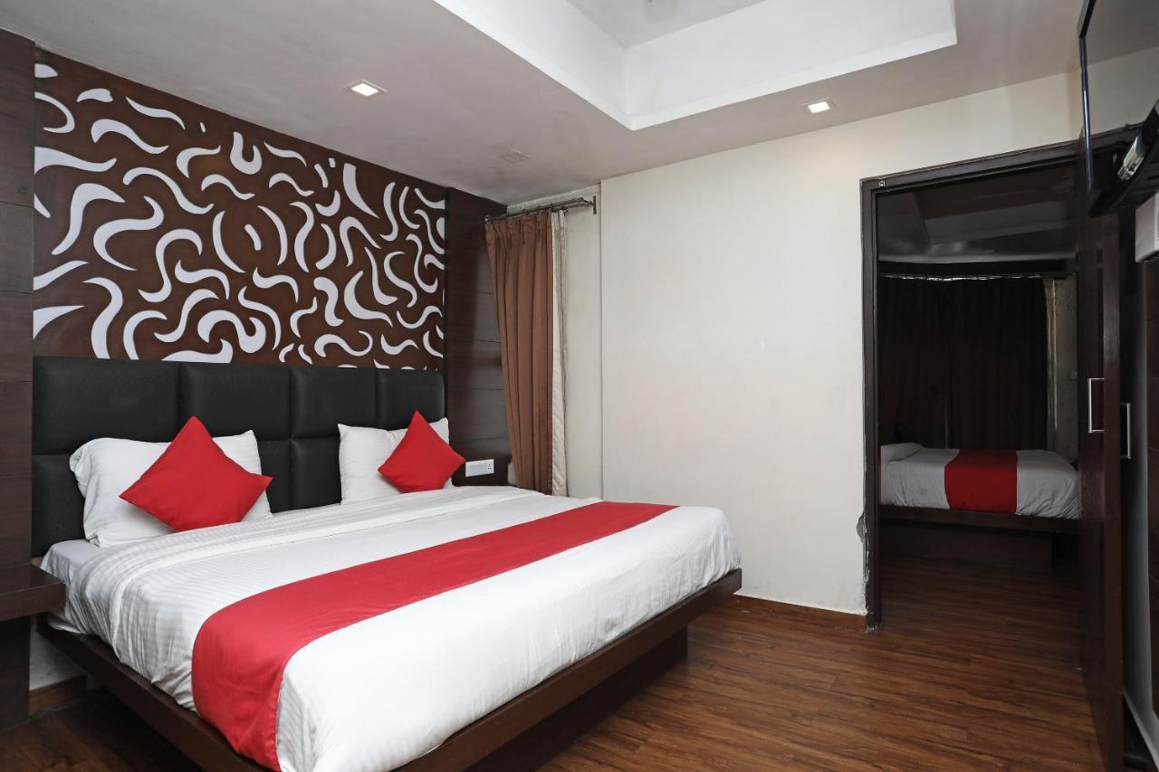 Oyo 4956 Hotel Maharaja Palace กานปูร์ ภายนอก รูปภาพ