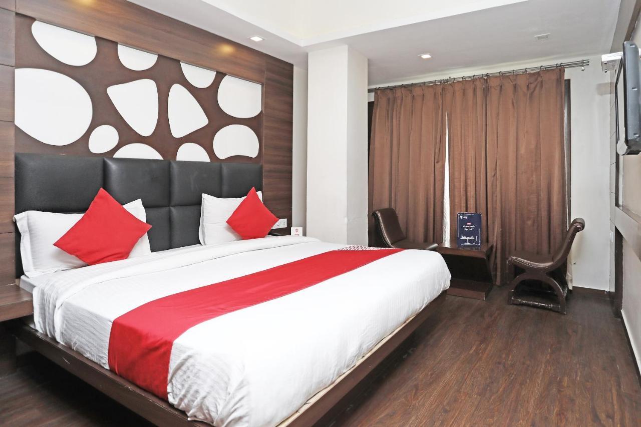 Oyo 4956 Hotel Maharaja Palace กานปูร์ ภายนอก รูปภาพ