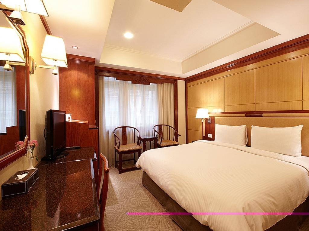 Oyo 4956 Hotel Maharaja Palace กานปูร์ ห้อง รูปภาพ