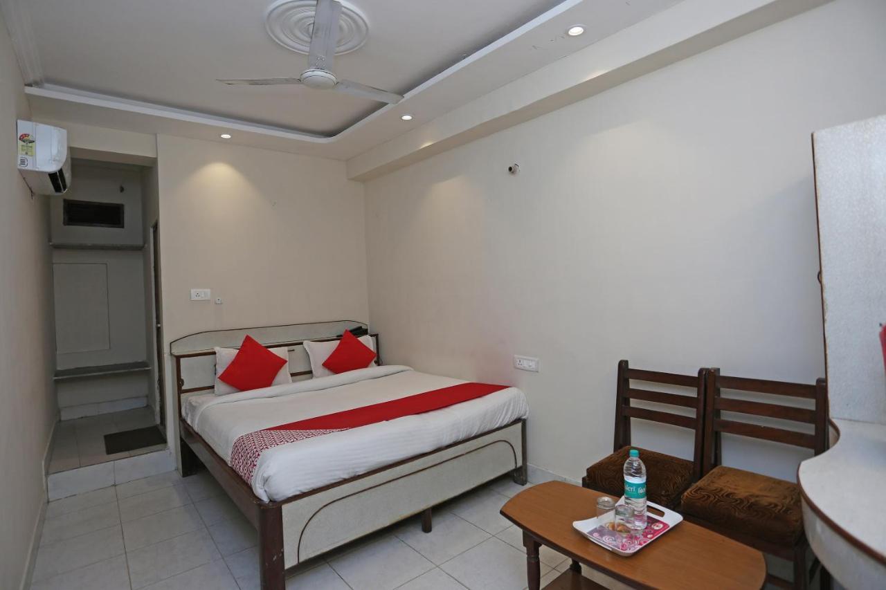 Oyo 4956 Hotel Maharaja Palace กานปูร์ ภายนอก รูปภาพ