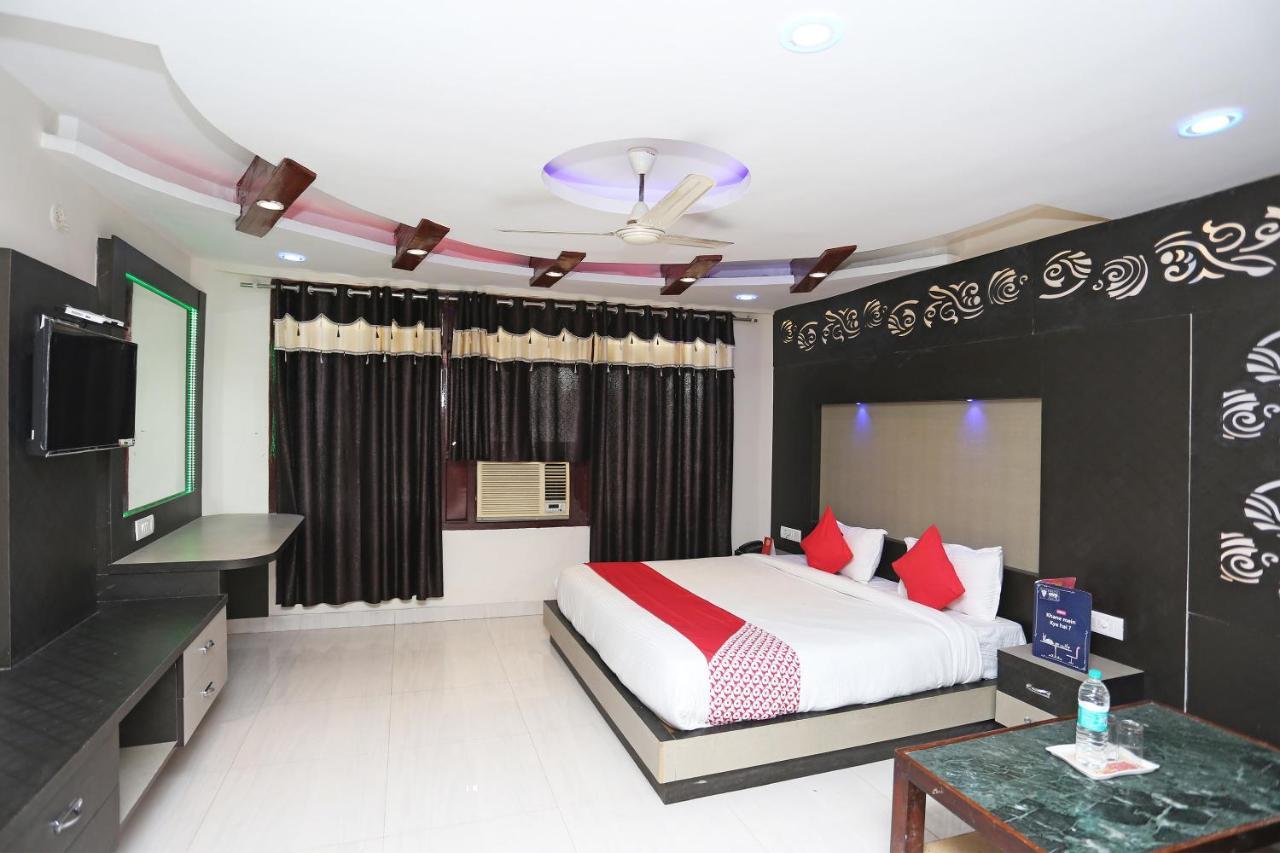 Oyo 4956 Hotel Maharaja Palace กานปูร์ ภายนอก รูปภาพ