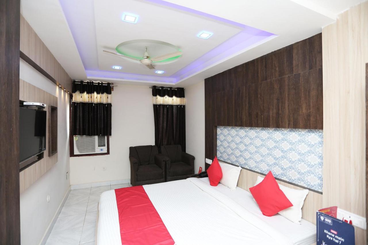 Oyo 4956 Hotel Maharaja Palace กานปูร์ ภายนอก รูปภาพ